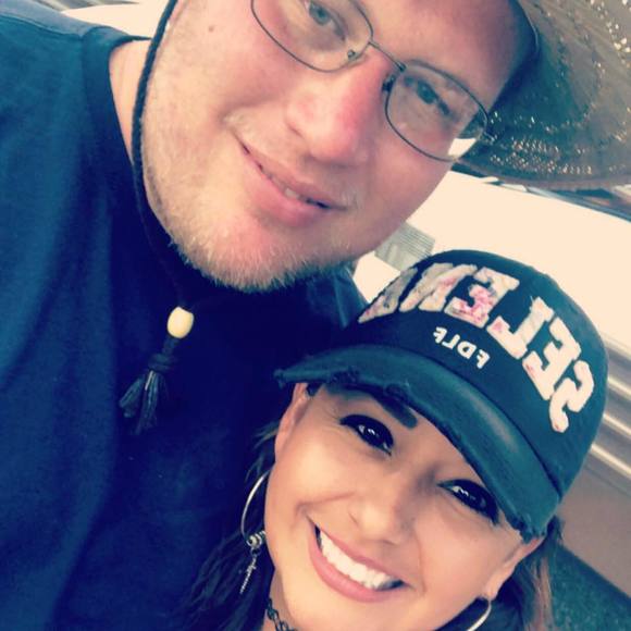 Meet your Posher, Dee - Picture 1 of 1